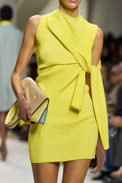 Look 145
